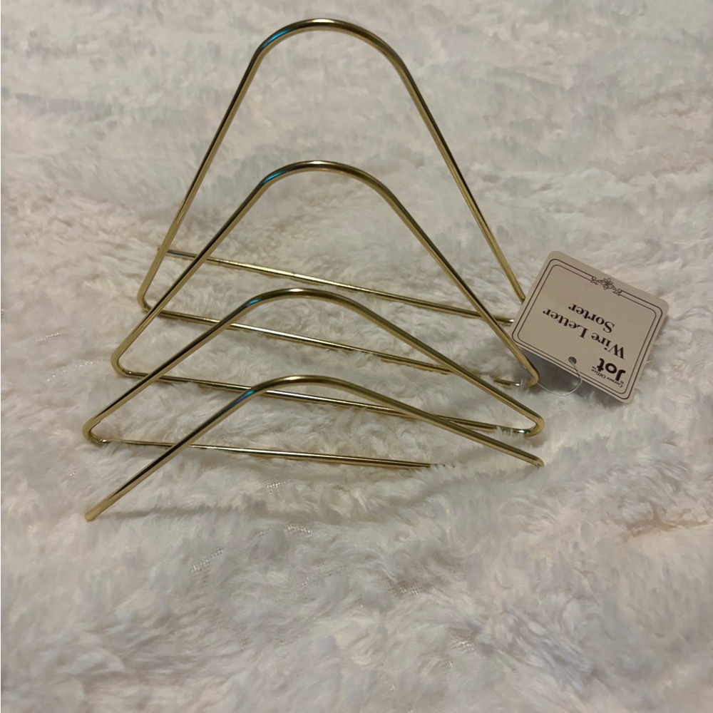 Gold Wire Letter Sorter
